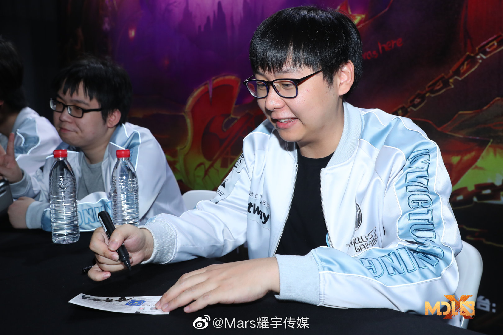 包含EG轻取IG，Gumayusi完成史诗逆转激烈交锋成都决赛之夜，引爆全场热议的词条