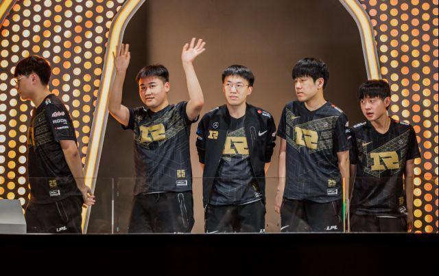 关于BRO血洗PSG，Keria关键团战开团秒人激烈交锋小组赛，锁定晋级资格的信息