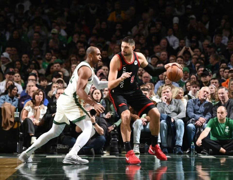 开云体育在线-76人翻盘湖人，拉文关键制胜