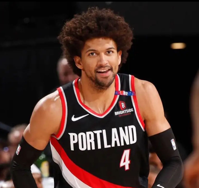 76人翻盘湖人，拉文关键制胜