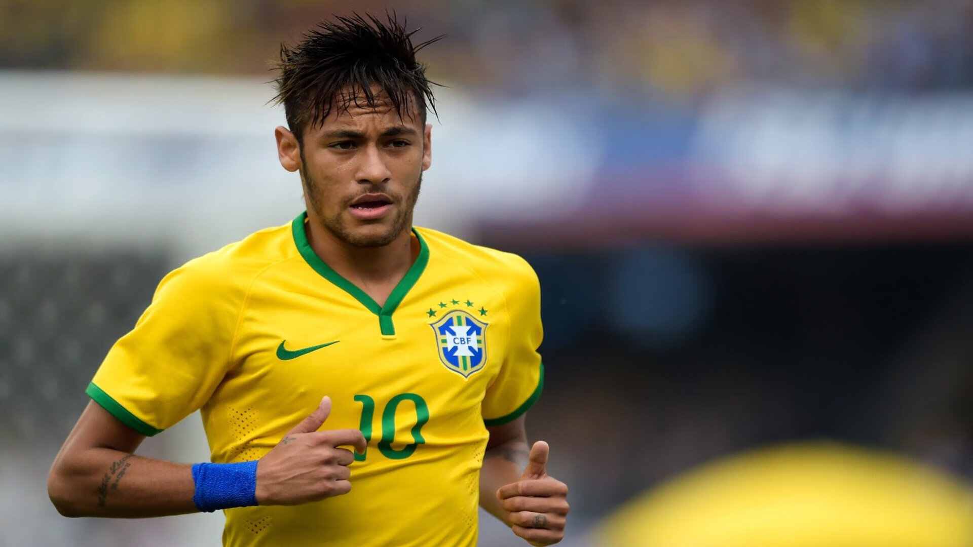 当足球狂欢席卷美加墨，詹姆斯用生涯之夜写下篮球的另一种永恒