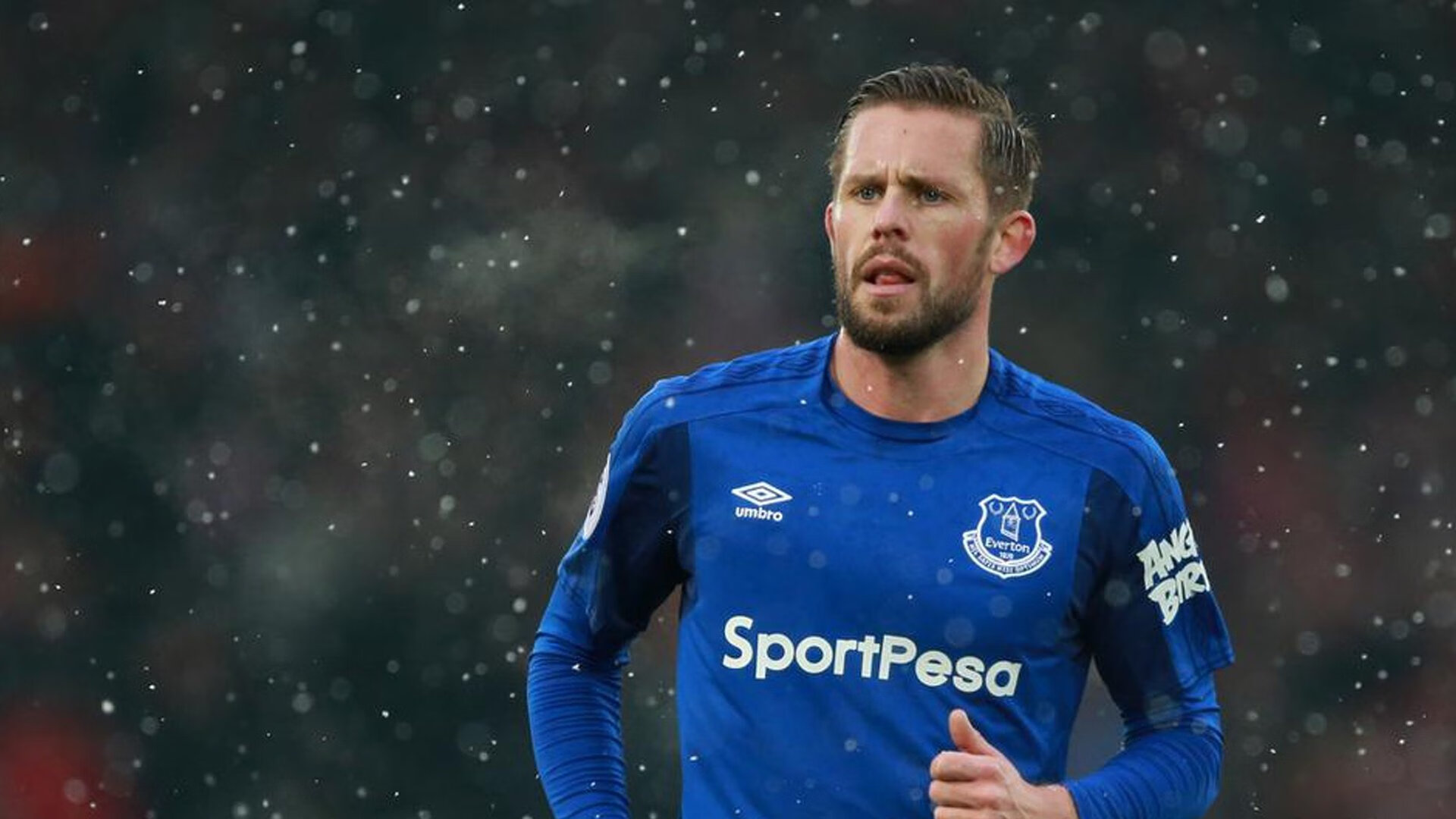 维尼修斯，攻防两端的绿茵暴君，希腊神话击碎秘鲁顽石